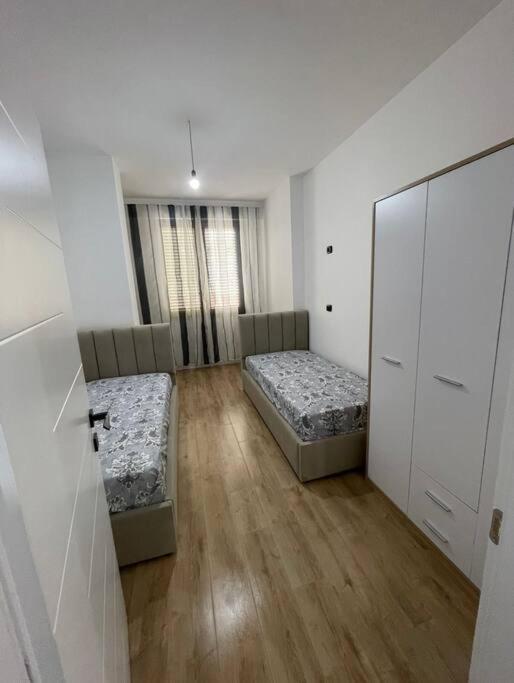 Avi - Daily Rent Apartment Tirana Exterior foto