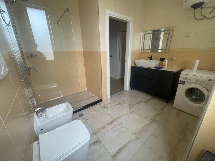 Avi - Daily Rent Apartment Tirana Exterior foto