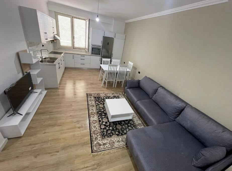 Avi - Daily Rent Apartment Tirana Exterior foto